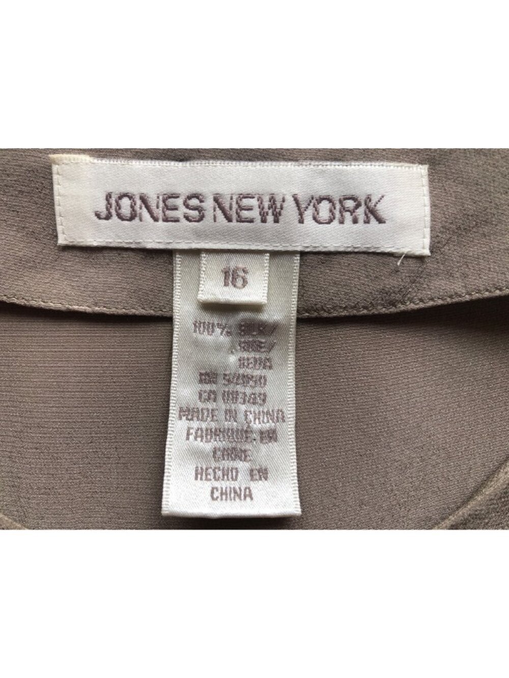 Jones New York Silk Button Front Beige Blouse Size 16 Polished Professional Luxe - Picture 4 of 9